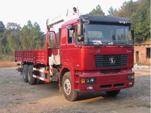 SHACMAN F2000 6×4 Crane Truck